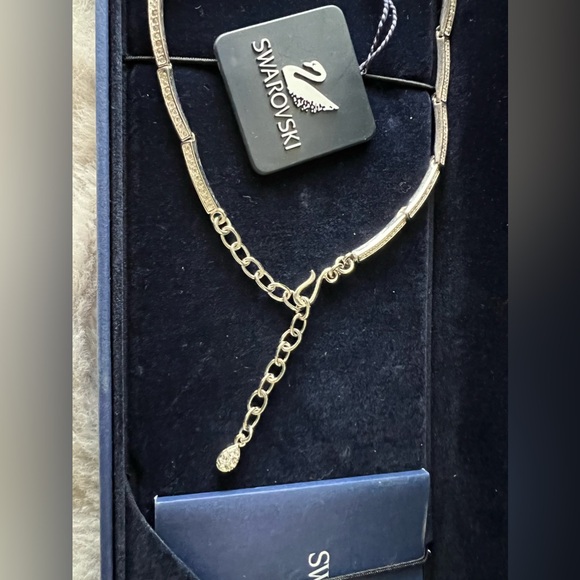 WORN ONCE Swarovski Necklace - Picture 3 of 3